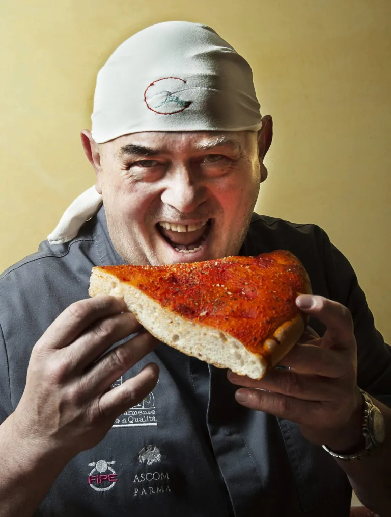 Vincenzo De Santis, pizzaiolo da Castelluccio Superiore a Parma…di Ivano Zinelli