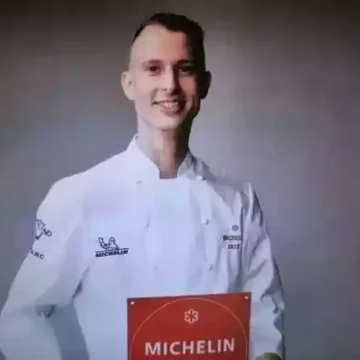Guida Michelin Thailandia 2023: il miglior giovane chef è l’italiano Davide Garavaglia