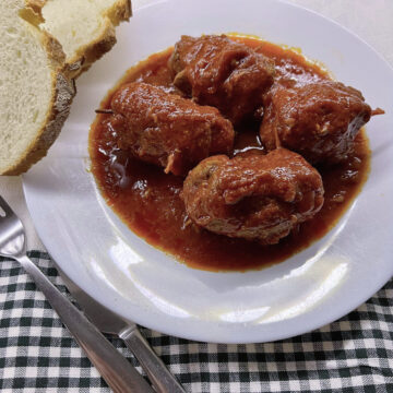 “Mangiare con gli Occhi”: In Cucina con Tina Radicchio – Brasciole Baresi