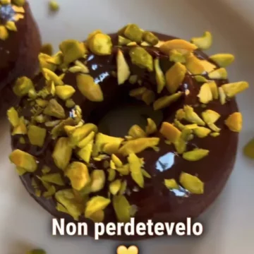 Mangiare con gli Occhi”: In Cucina con Ilaria Bertinelli – DONUTS DI CAROTE E MANDORLE AL CIOCCOLATO #senzaglutine