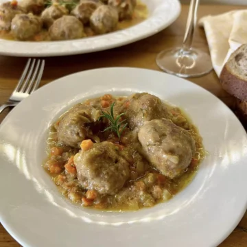 “Mangiare con gli Occhi”: In Cucina con Tina Radicchio – Polpette in umido profumate al marsala