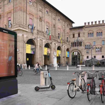 Parma Innovativa: Sette Nuovi Schermi Digitali Rivoluzionano la Città”