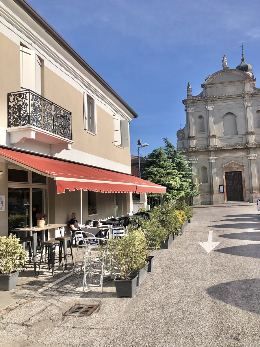 L'esterno del locale – Hosteria la Bottega del Po