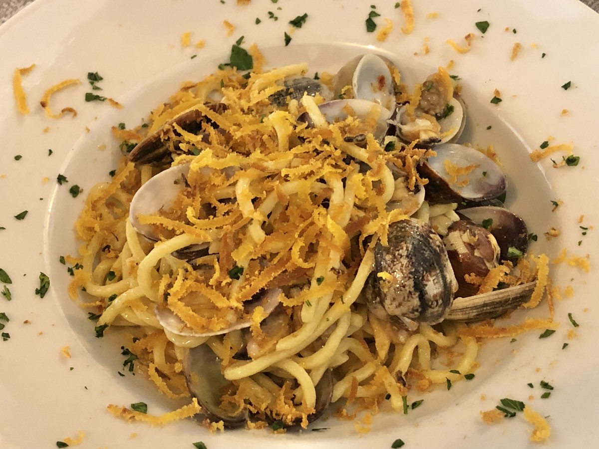 Tagliolini con le vongole – Hosteria la Bottega del Po