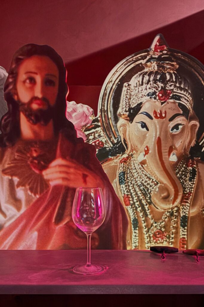 Barolo WiMu Gesù e Ganesh