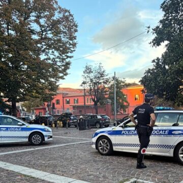 Furto con spaccata in Oltretorrente, la Polizia Locale di Parma denuncia il presunto autore in 24 ore