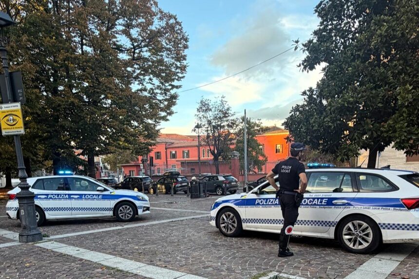 Furto con spaccata in Oltretorrente, la Polizia Locale di Parma denuncia il presunto autore in 24 ore