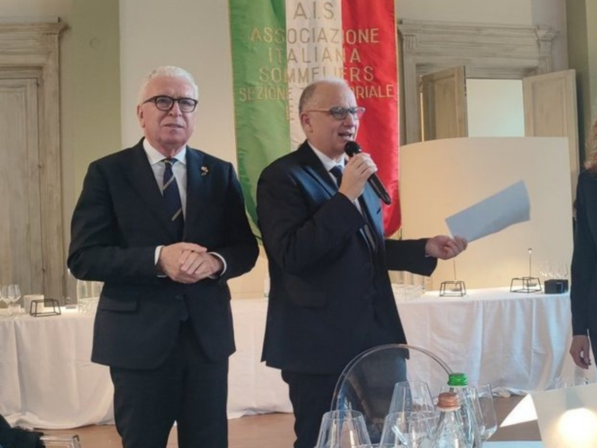 Da sinistra il presidente nazionale AIS Sandro Camilli e il presidente di AIS Emilia Luca Manfredi